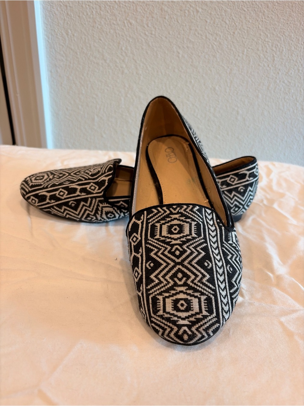 Black & White Geometric Slip-On Loafers - Women
